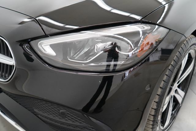 Used 2025 Mercedes-Benz C 300 4MATIC Sedan image 5