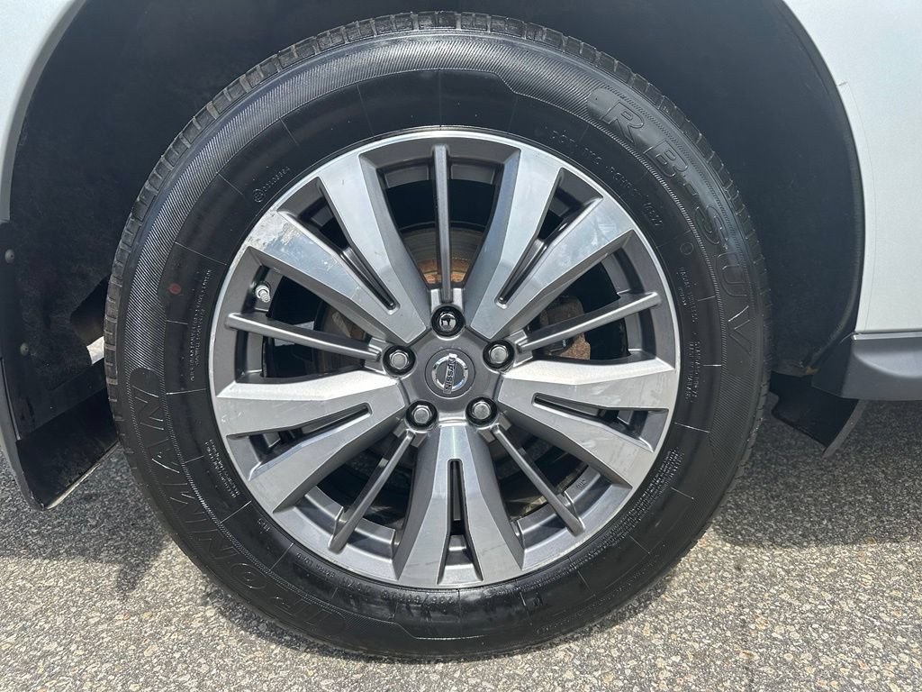 Used 2018 Nissan Pathfinder S AWD/4WD image 12