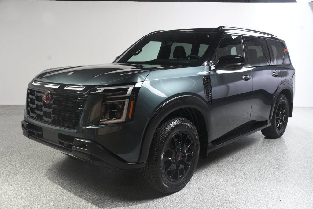 Used 2026 Nissan Armada PRO-4X w/ Captain's Chari Seat Package AWD/4WD image 2