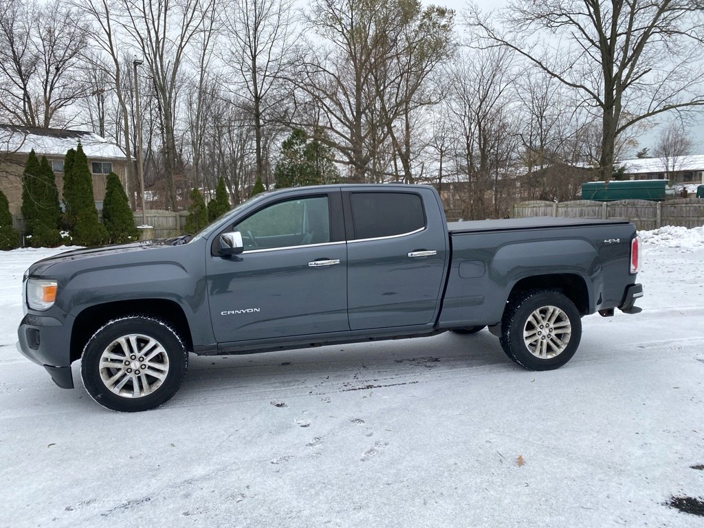 Used 2017 GMC Canyon SLT image 2