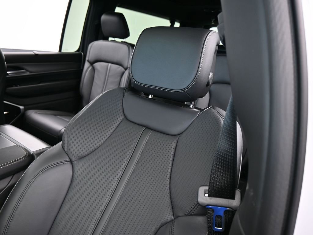 New 2026 Jeep Grand Wagoneer L Limited image 17