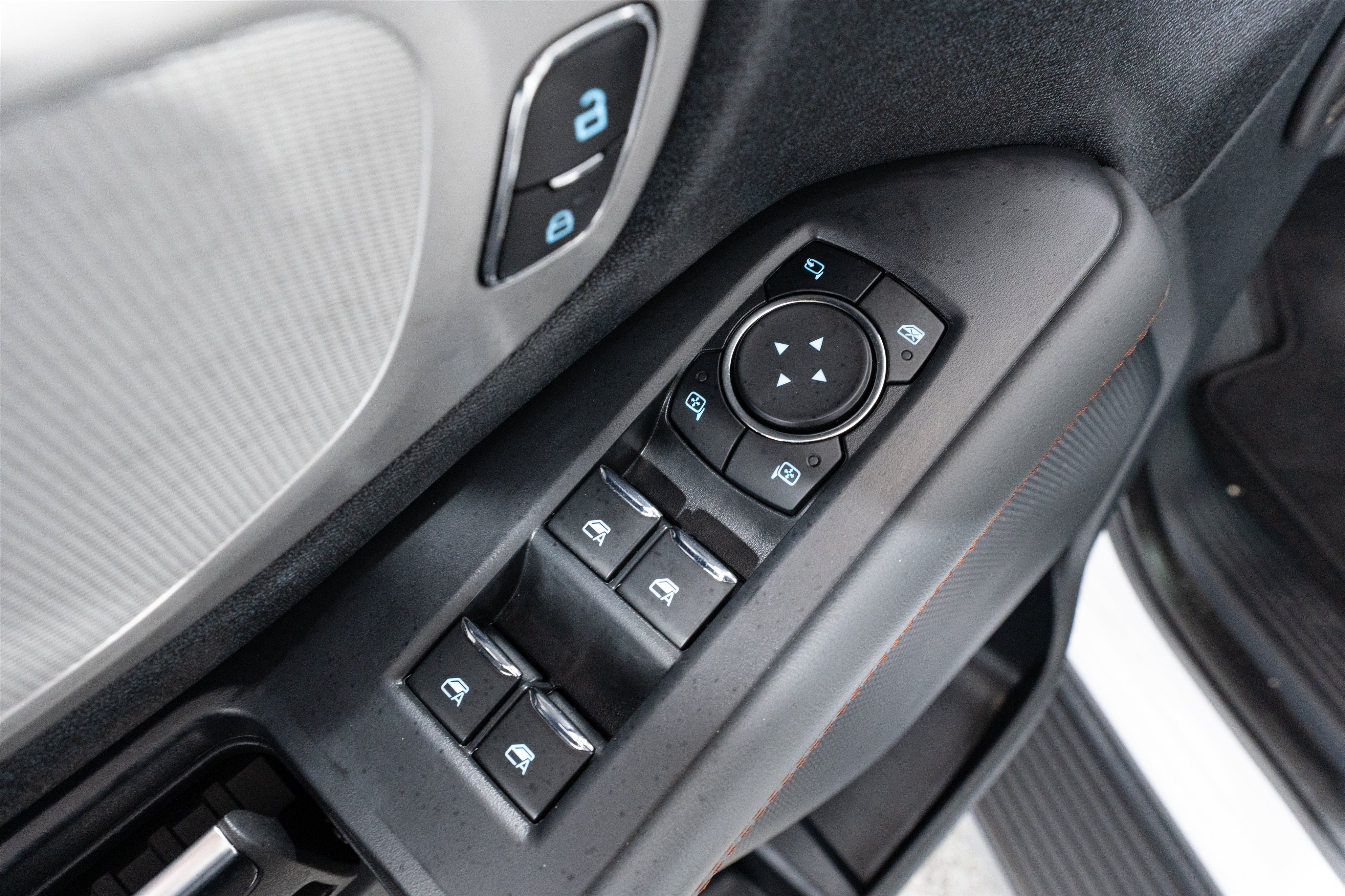 Used 2025 Ford Expedition Active AWD/4WD image 14