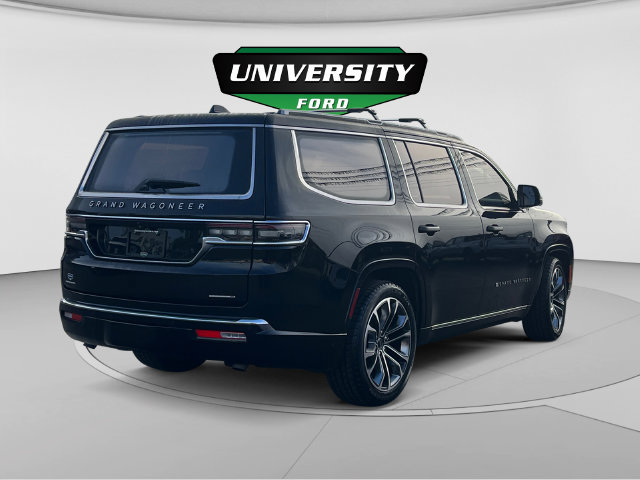 Used 2023 Jeep Grand Wagoneer Series III AWD/4WD image 3