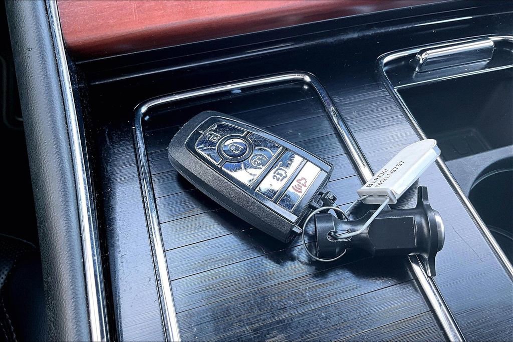 Certified 2022 Lincoln Aviator Reserve w/ Equipment Group 201A image 11