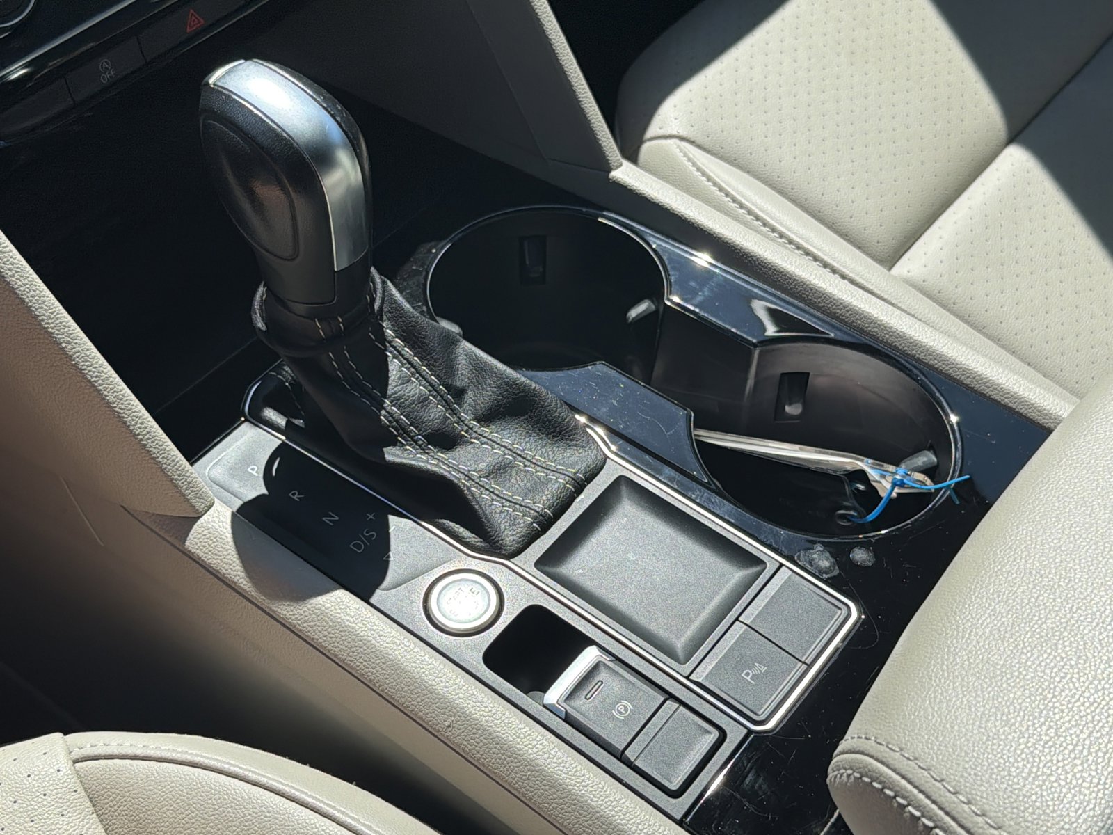 Used 2022 Volkswagen Atlas SE image 26