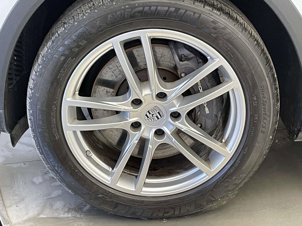 Certified 2023 Porsche Cayenne image 11