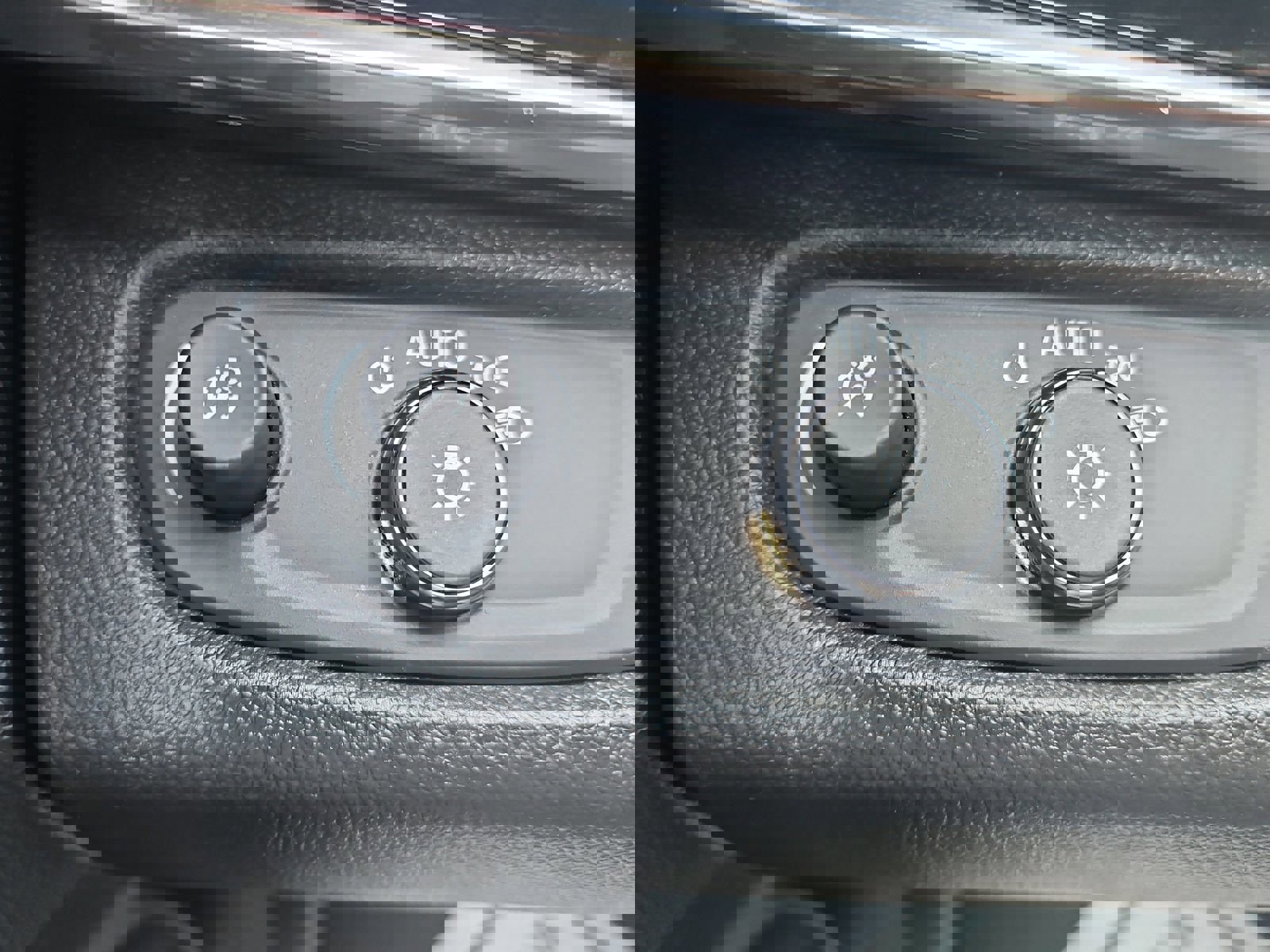 Used 2024 Buick Envista Sport Touring w/ Convenience I Package image 18