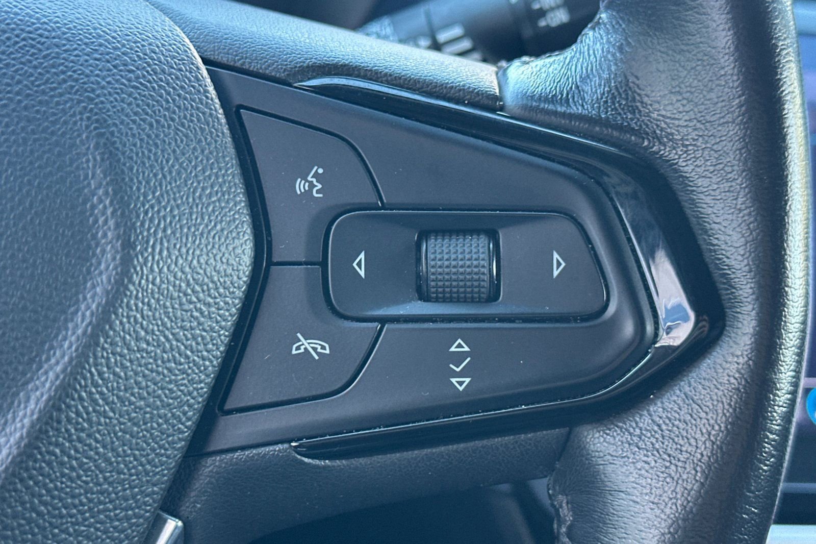 Used 2022 Chevrolet Bolt EUV Premier w/ Super Cruise Package image 37