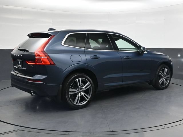 Used 2021 Volvo XC60 T5 Momentum w/ Premium Package AWD/4WD image 4