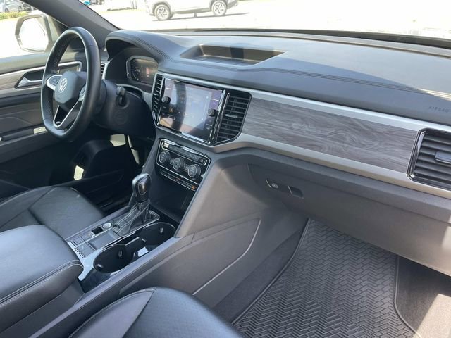 Used 2022 Volkswagen Atlas Cross Sport SE w/ Panoramic Sunroof Package FWD image 29