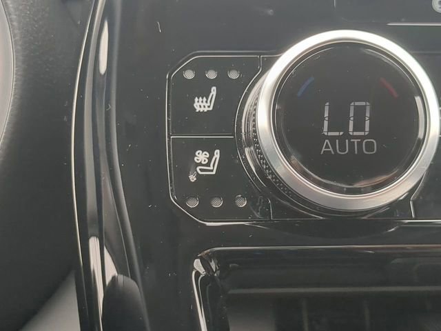 Used 2020 Toyota Highlander Limited AWD/4WD image 23