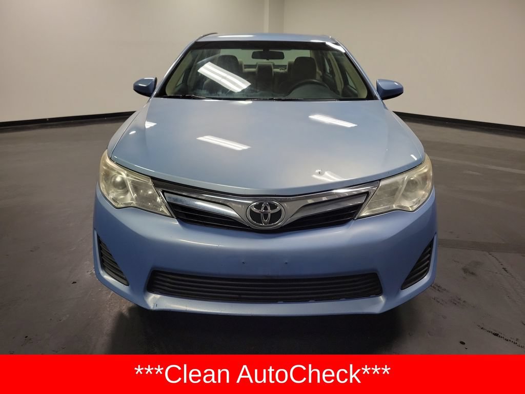 Used 2014 Toyota Camry LE FWD image 2