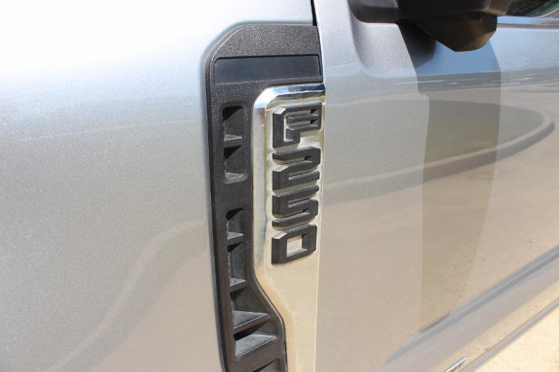 Used 2023 Ford F250 Lariat w/ Chrome Package image 24