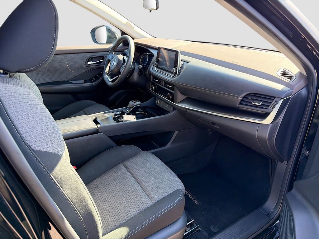 Used 2023 Nissan Rogue SV image 15