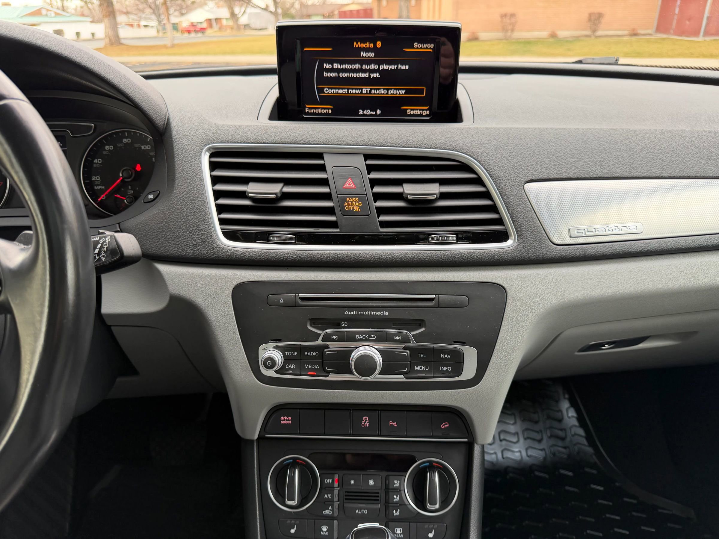 Used 2018 Audi Q3 2.0T Premium Plus AWD/4WD image 27