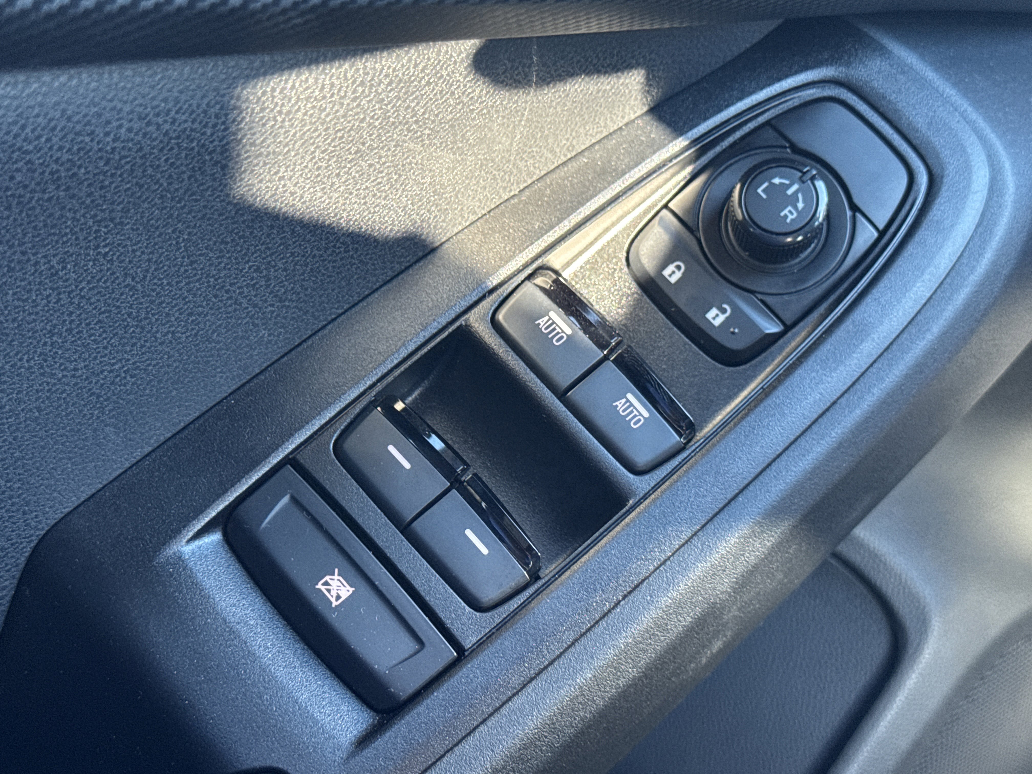 Certified 2025 Subaru Crosstrek 2.5i Sport w/ Crosstrek Mirror Package image 22