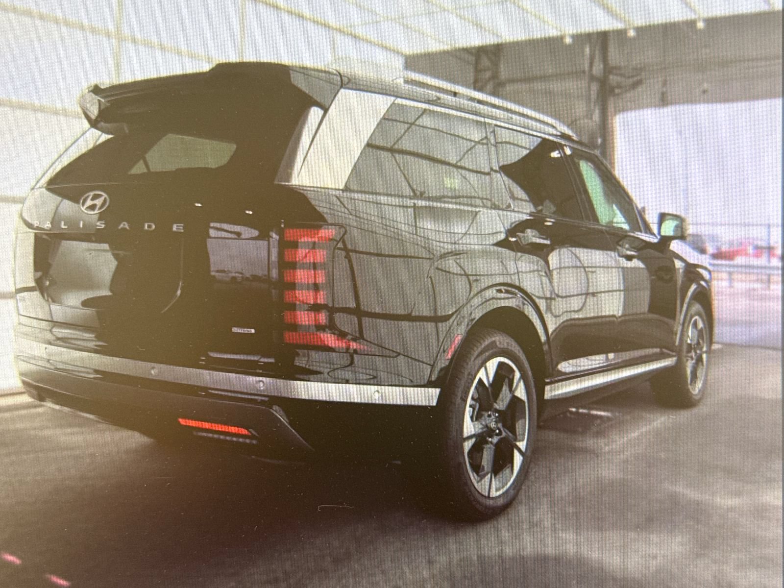 Used 2026 Hyundai Palisade Limited AWD/4WD image 2