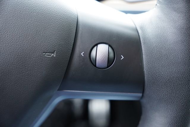 Used 2022 Tesla Model Y Performance image 37