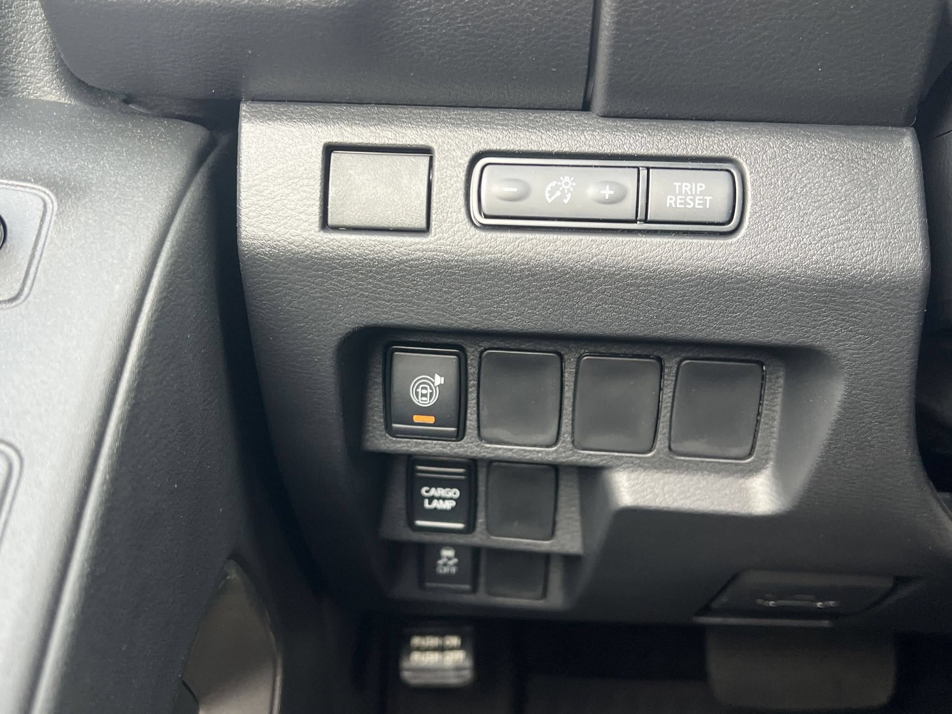 New 2026 Nissan Frontier SV w/ All-Weather Content Package AWD/4WD image 11
