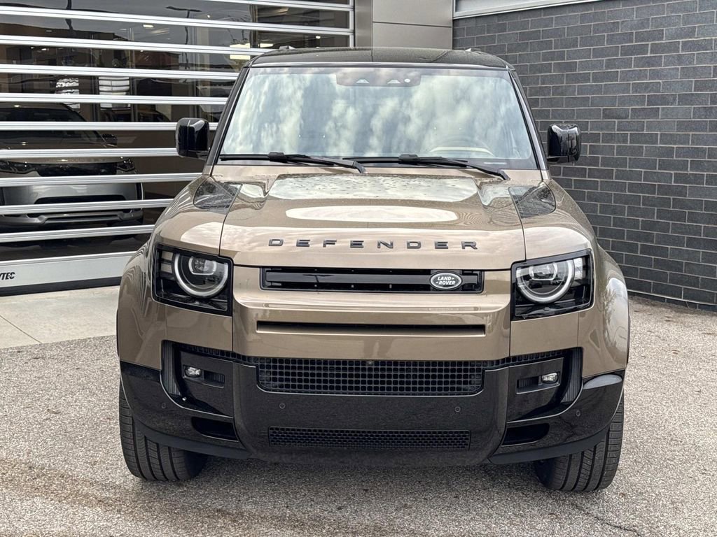 New 2026 Land Rover Defender 110 X-Dynamic SE image 2