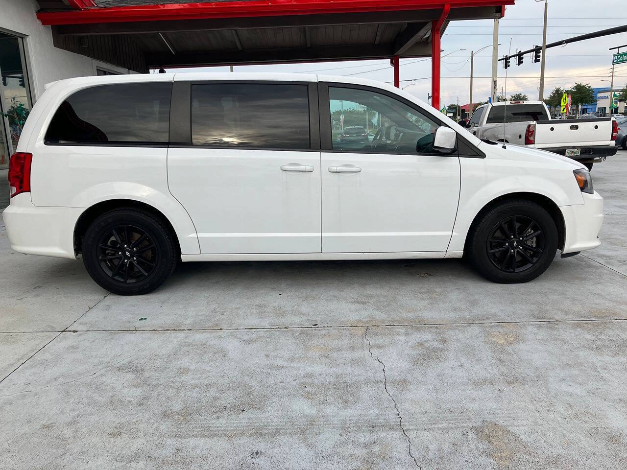 Used 2019 Dodge Grand Caravan GT FWD image 8