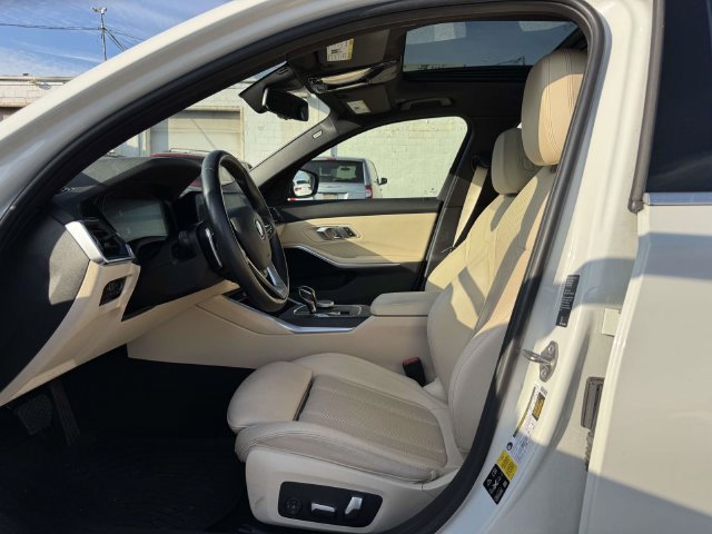 Used 2022 BMW 330i xDrive Sedan w/ Premium Package AWD/4WD image 20