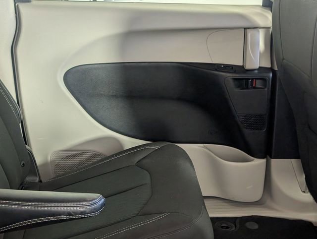 Certified 2023 Chrysler Voyager LX image 30