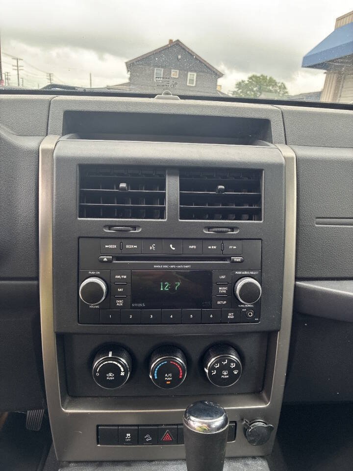 Used 2012 Jeep Liberty Sport w/ Popular Equipment Group AWD/4WD image 19