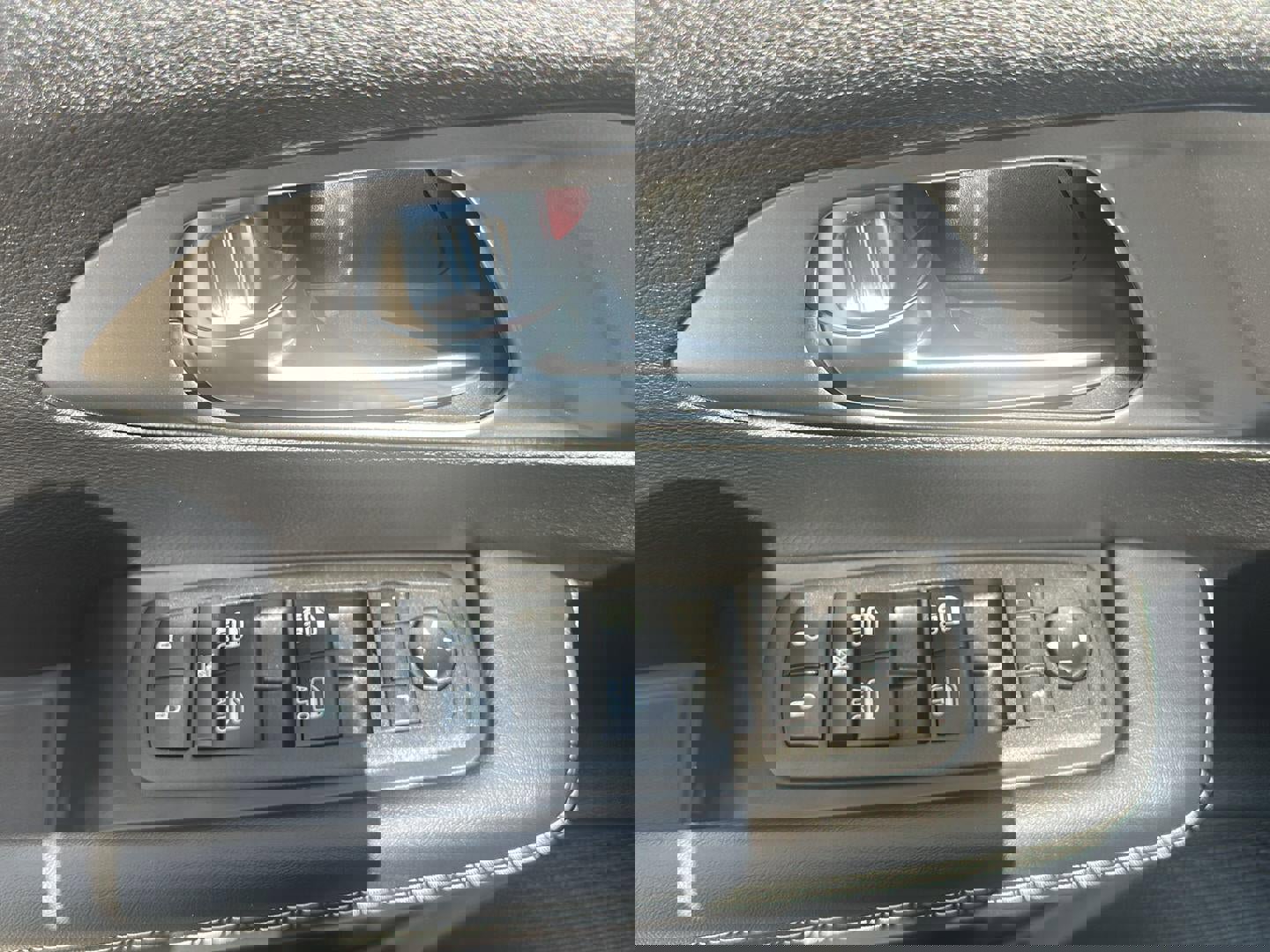 New 2026 Chrysler Voyager LX image 8