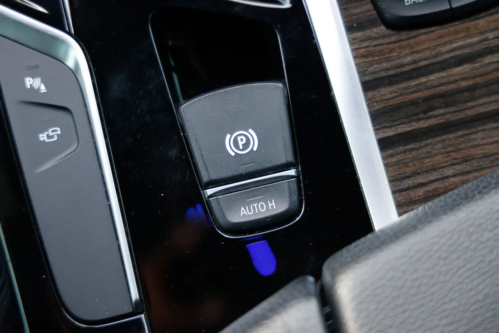 Used 2018 BMW 540i RWD image 36