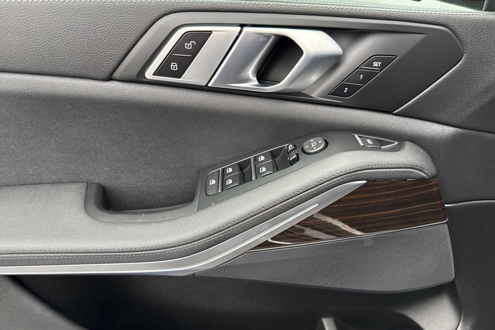 Used 2021 BMW X5 xDrive40i w/ Convenience Package image 12