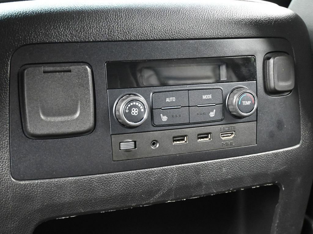 Used 2018 Chevrolet Suburban LT image 42