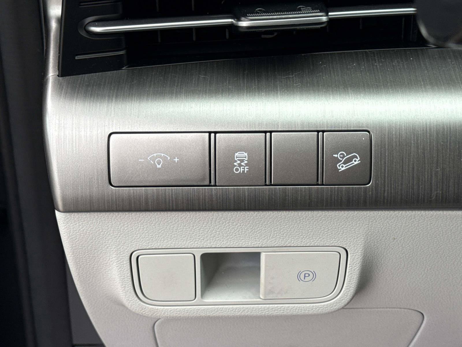 Used 2024 Hyundai Kona SEL FWD image 17
