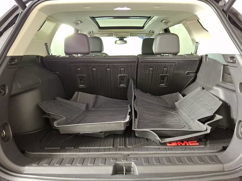 Used 2023 GMC Terrain Denali w/ Denali Premium Package AWD/4WD image 29