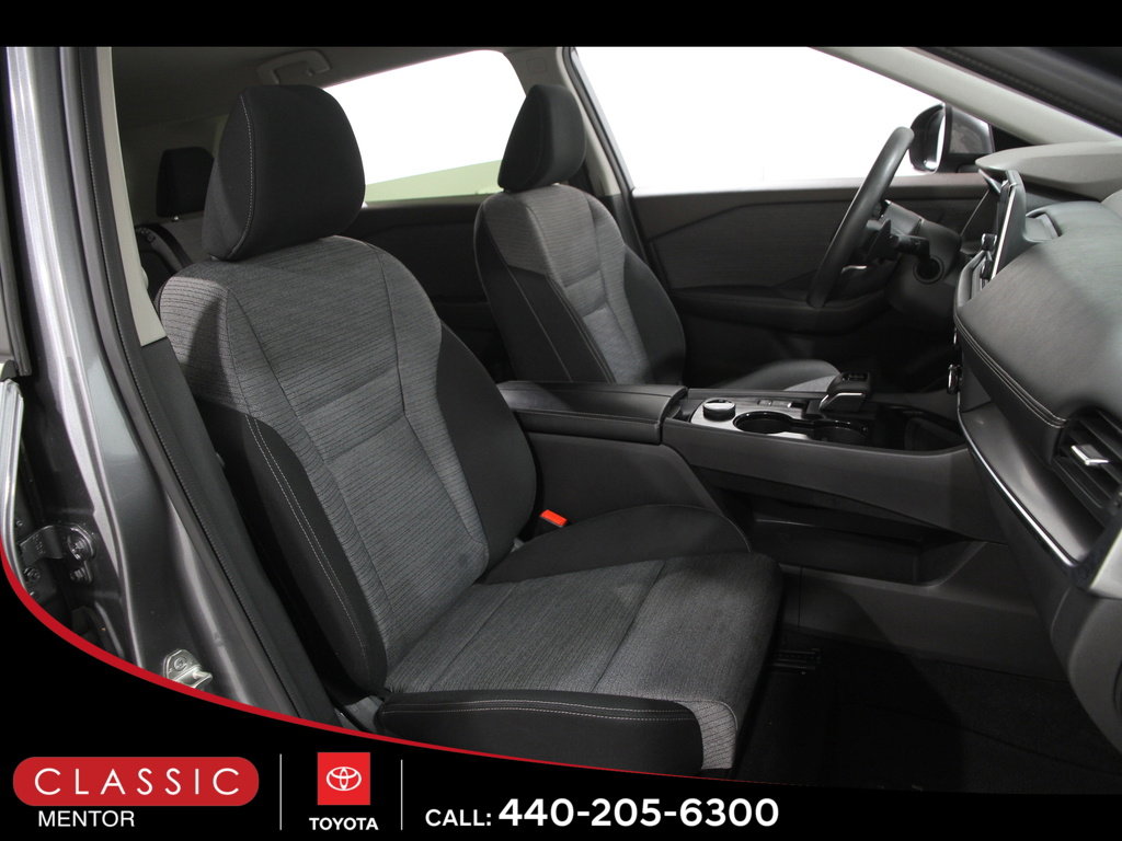 Used 2023 Nissan Rogue SV image 16