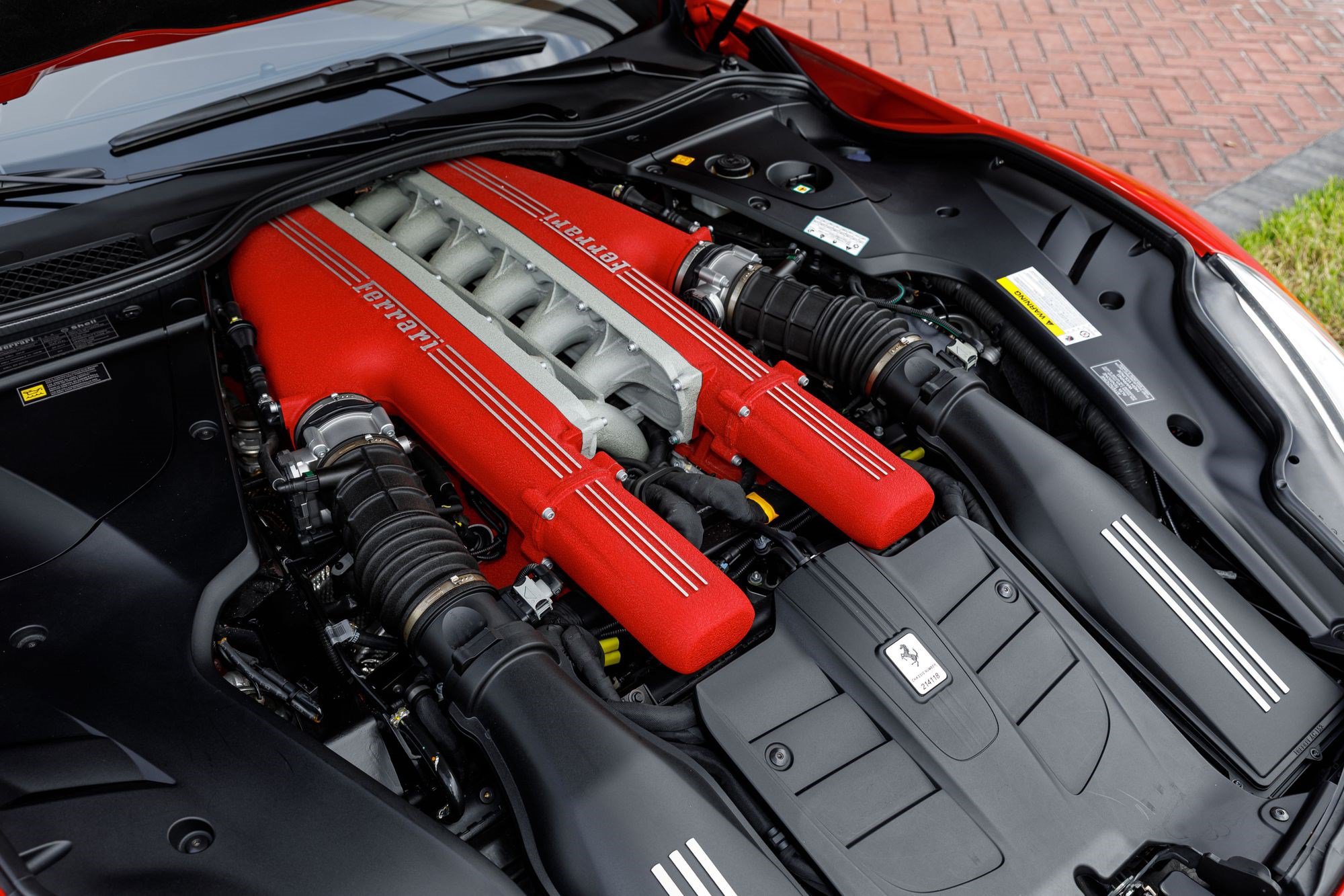 Used 2016 Ferrari F12 Berlinetta RWD image 11