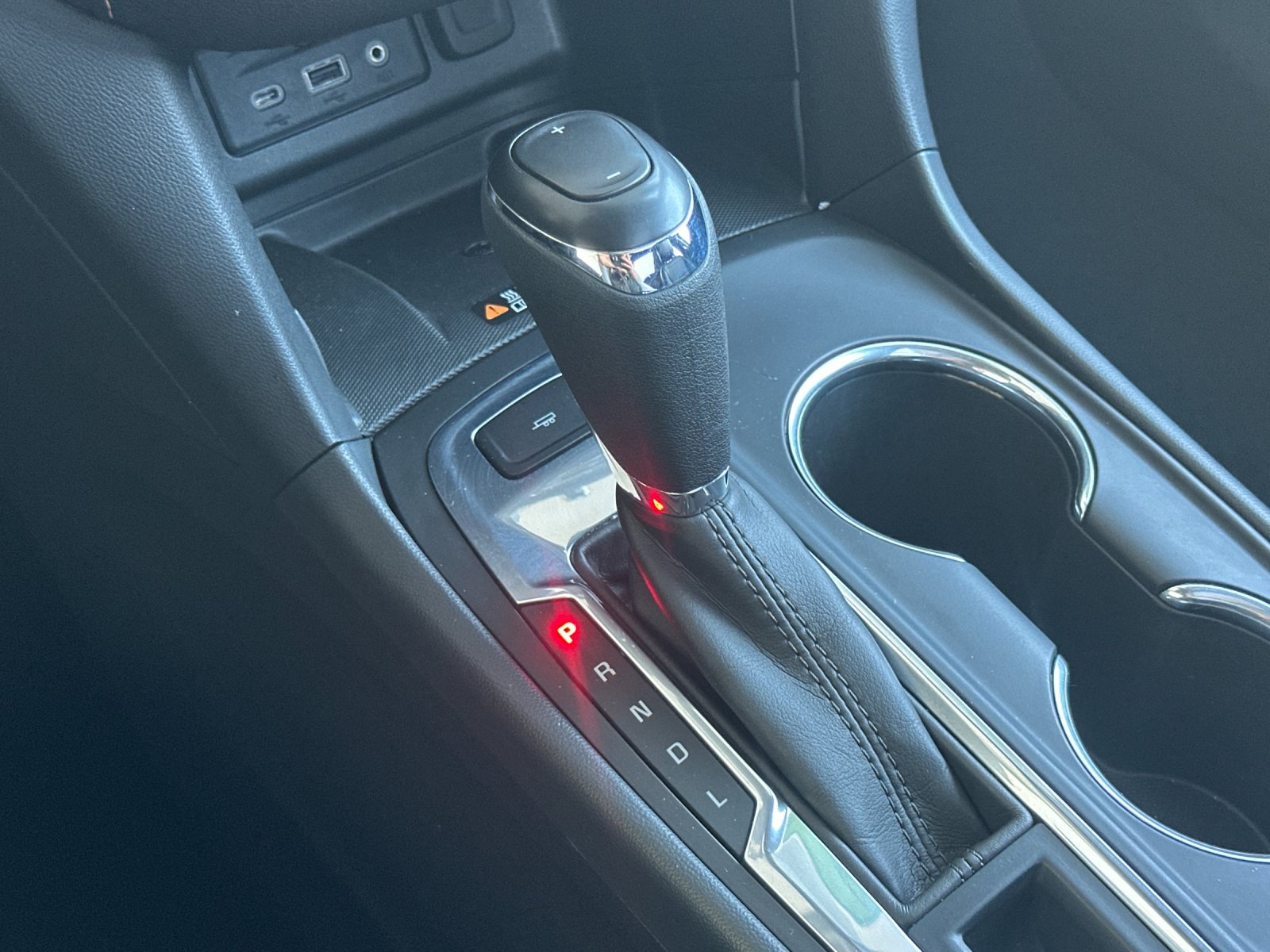 Used 2020 Chevrolet Equinox Premier FWD image 22