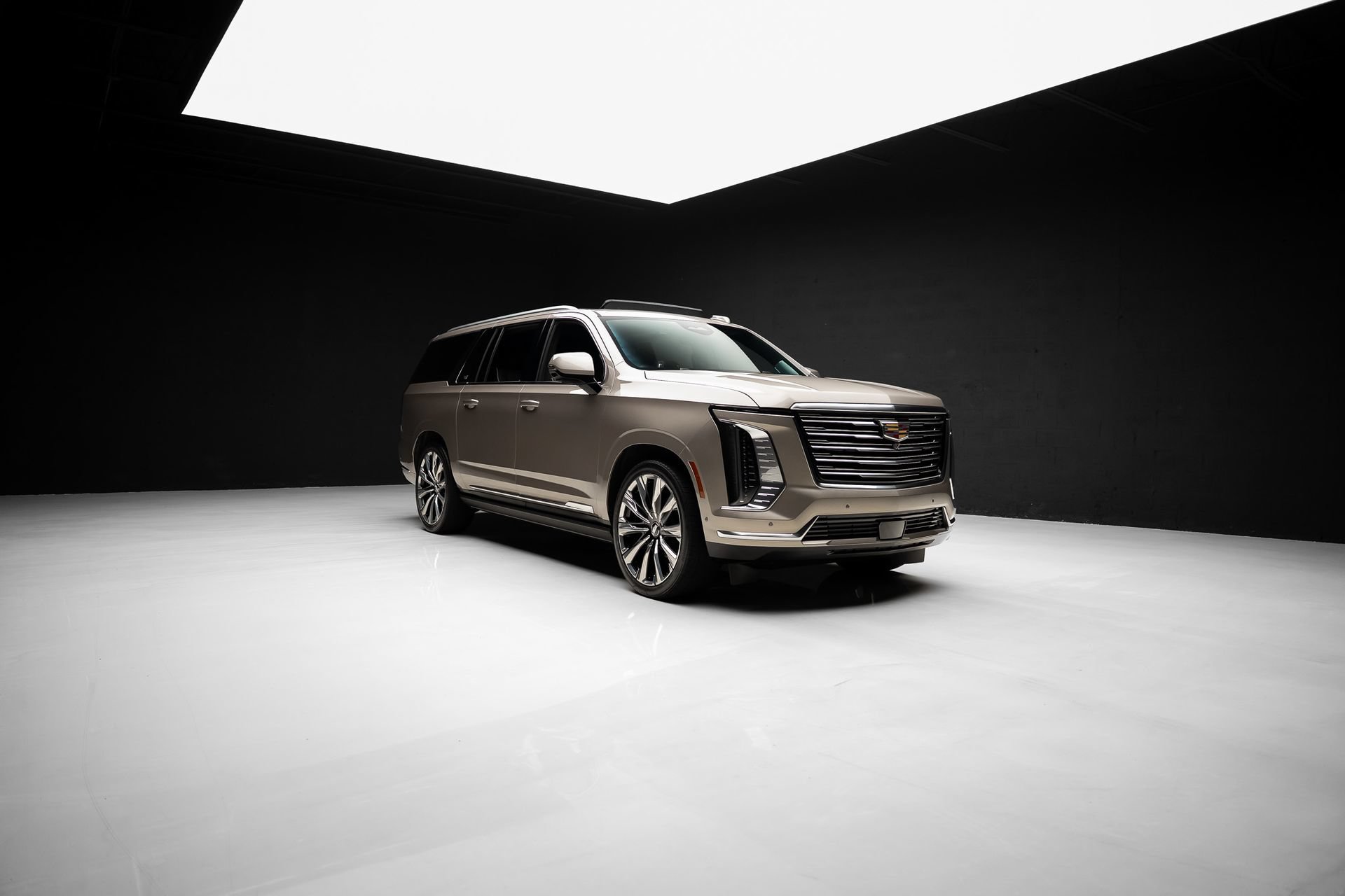 Used 2025 Cadillac Escalade ESV Premium Luxury Platinum AWD/4WD image 91