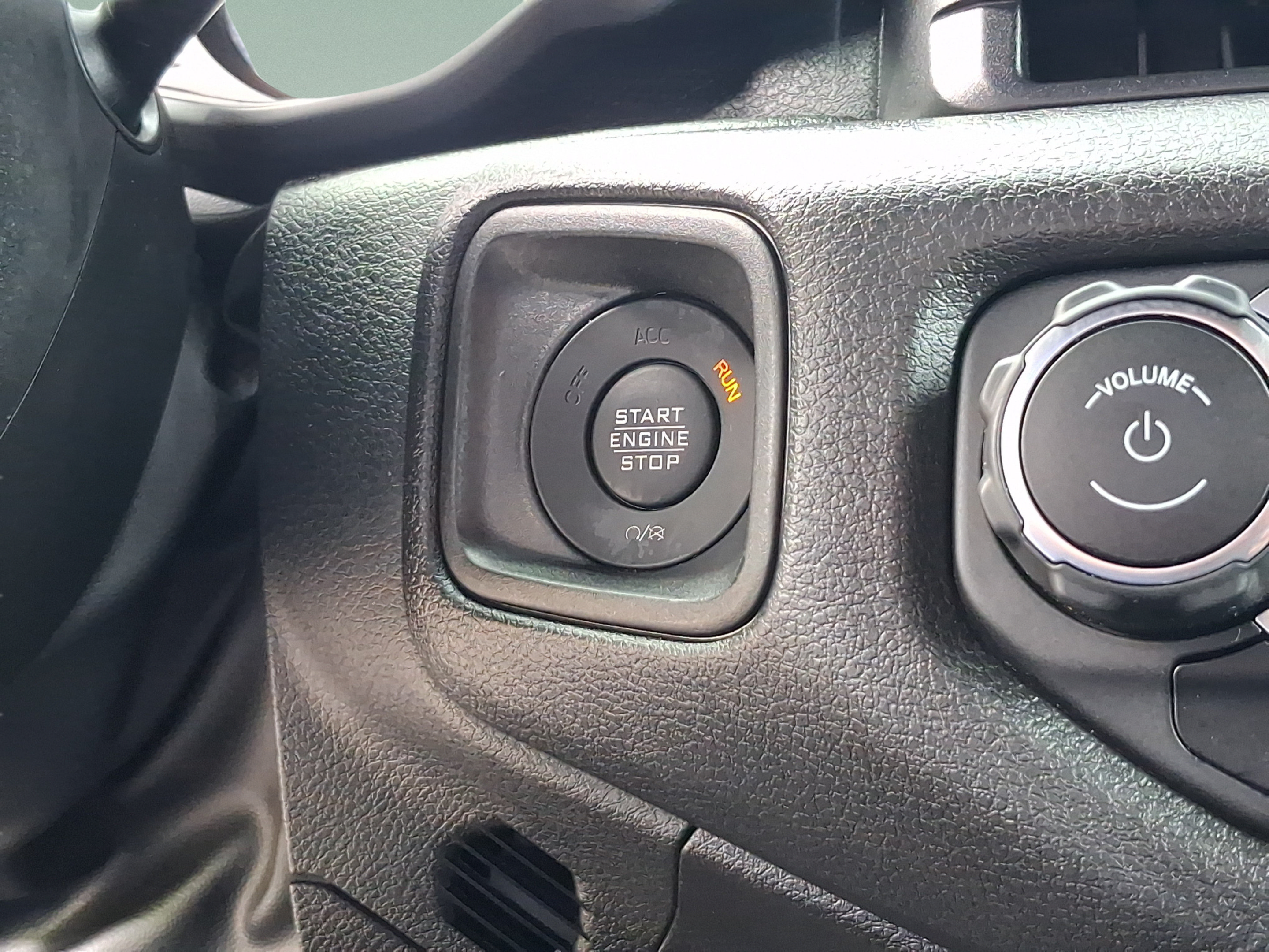 Used 2024 Jeep Wrangler Sport AWD/4WD image 16