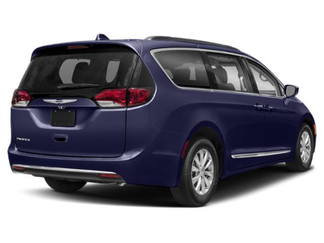 Used 2018 Chrysler Pacifica Touring-L Plus FWD image 2