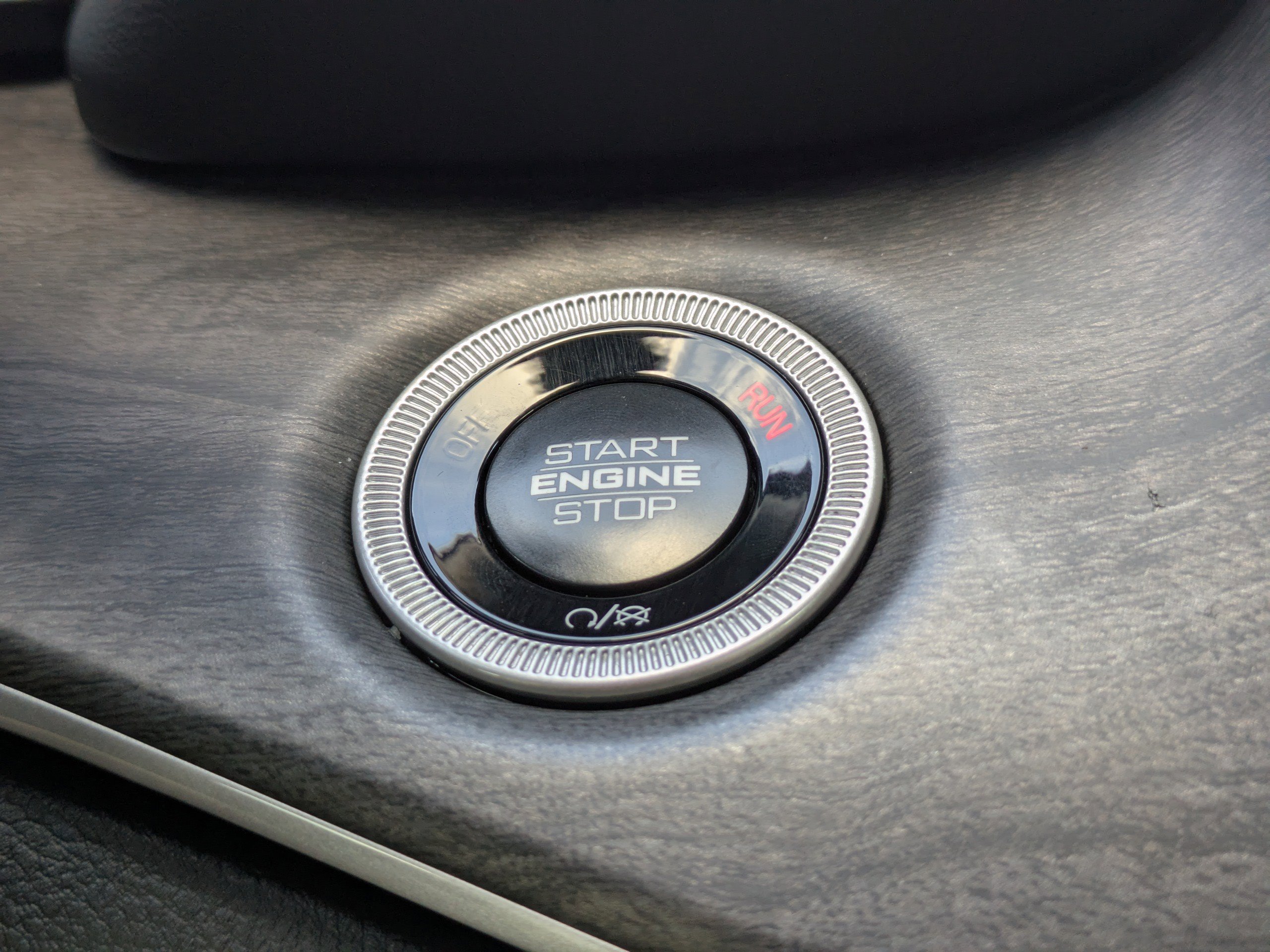 Used 2025 Jeep Grand Cherokee L Limited w/ Black Appearance Package AWD/4WD image 34