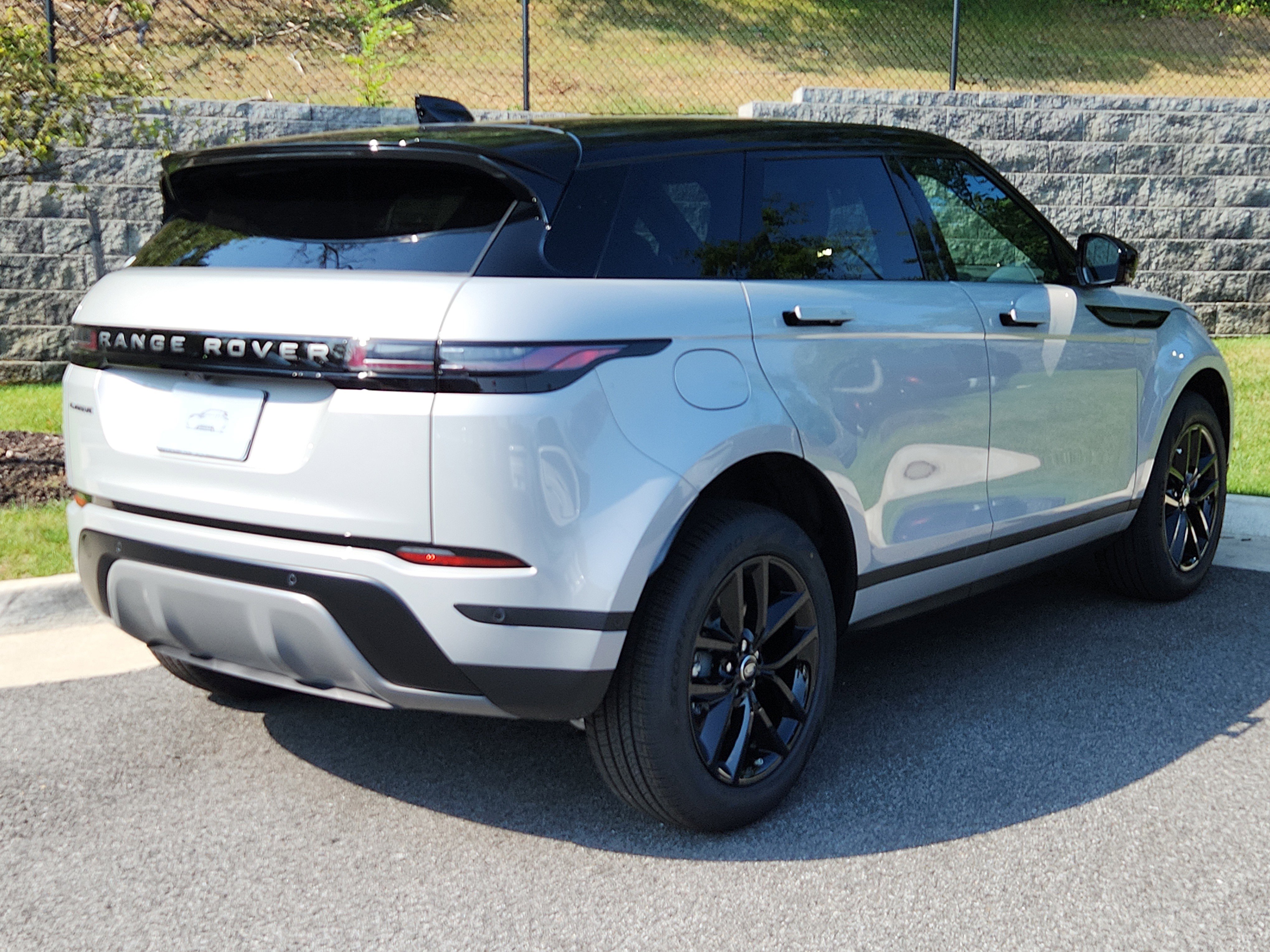 New 2026 Land Rover Range Rover Evoque S image 2