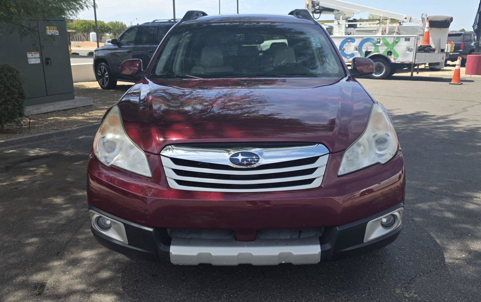 Used 2011 Subaru Outback 3.6R Limited w/ PWR Moonroof Pkg AWD/4WD image 2
