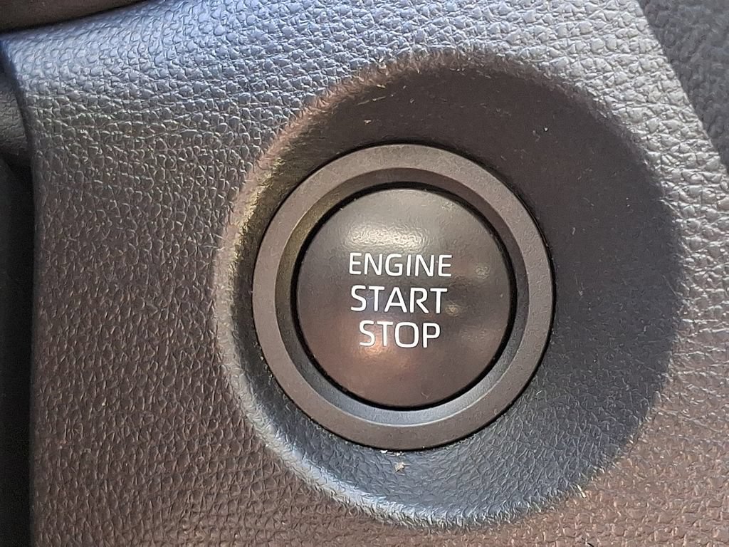 Certified 2025 Toyota Corolla Cross XLE FWD image 26