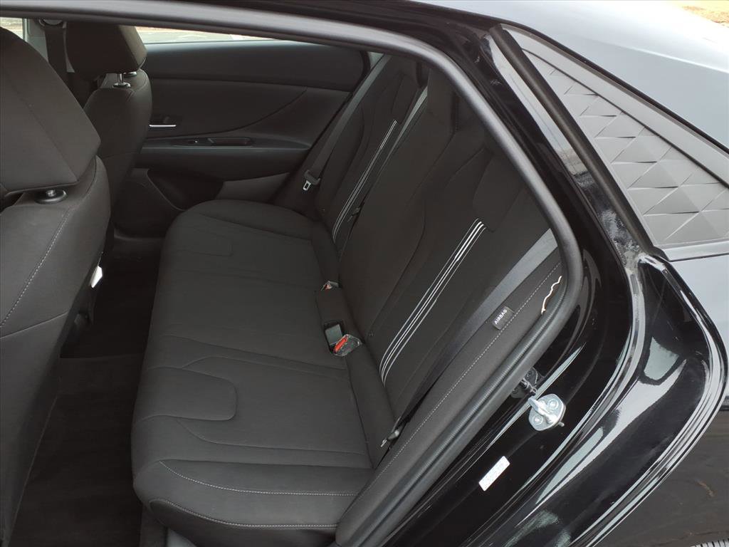 Used 2024 Hyundai Elantra SEL FWD image 31