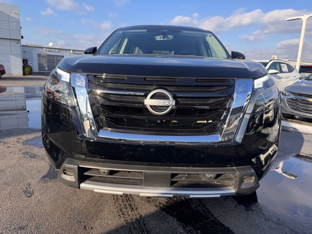 Used 2025 Nissan Pathfinder SL image 8