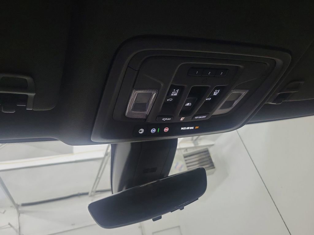 Used 2019 Chevrolet Silverado 1500 LTZ w/ LTZ Premium Package AWD/4WD image 14