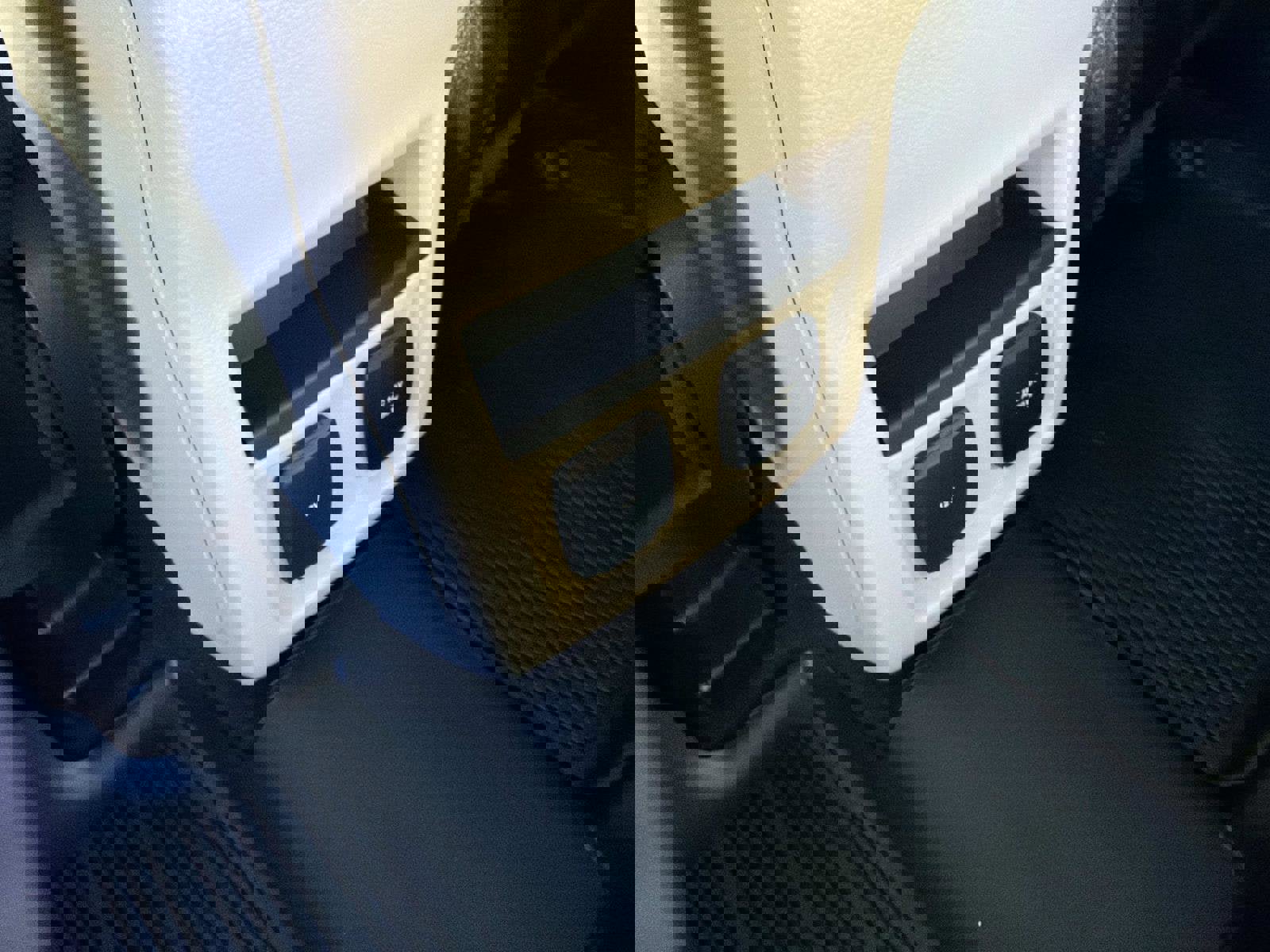 Used 2020 Ford Edge Titanium image 12