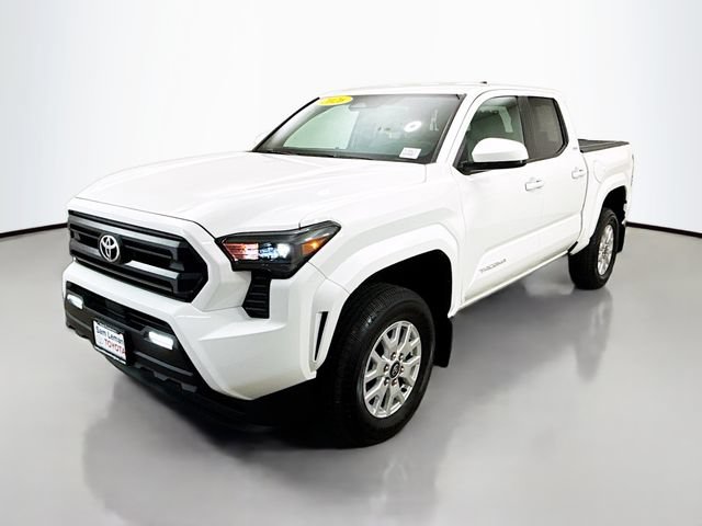 Used 2026 Toyota Tacoma SR5 AWD/4WD image 3