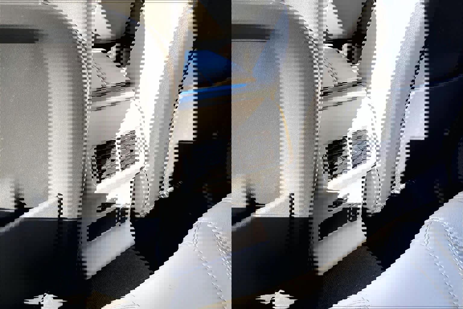 Used 2022 Land Rover Range Rover Velar R-Dynamic HSE image 38